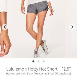 Lululemon Hotty Hot Short II 2.5in
